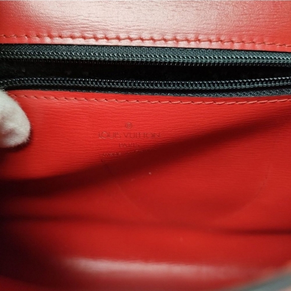 Authentic Louis Vuitton Crossbody Bag Arche Red Epi - Picture 7 of 15